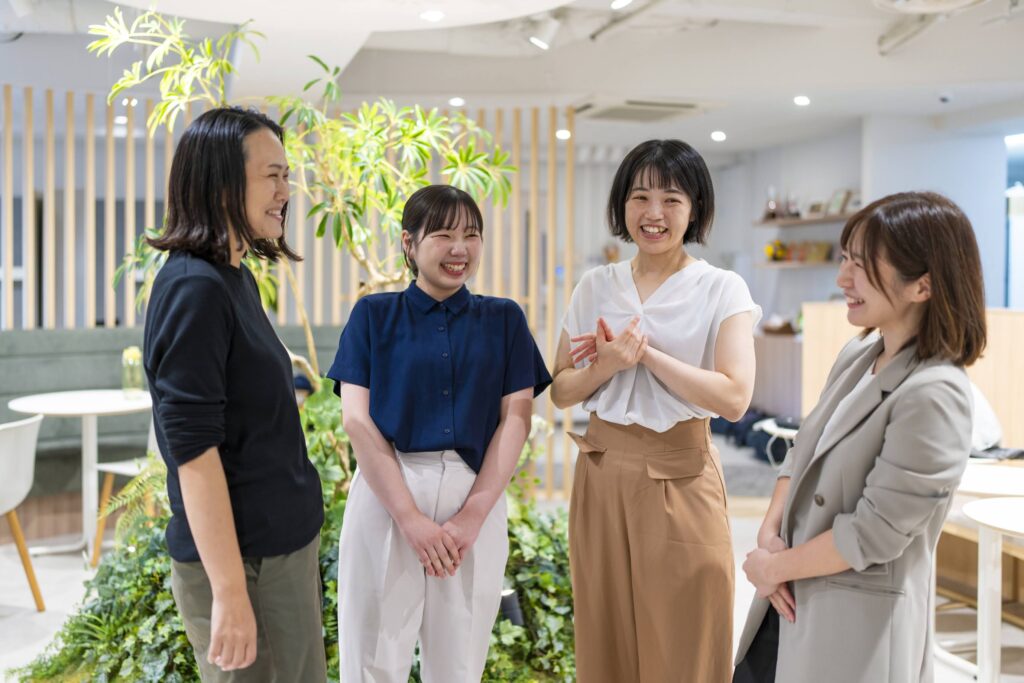 ハイコムグループの女性スタッフ