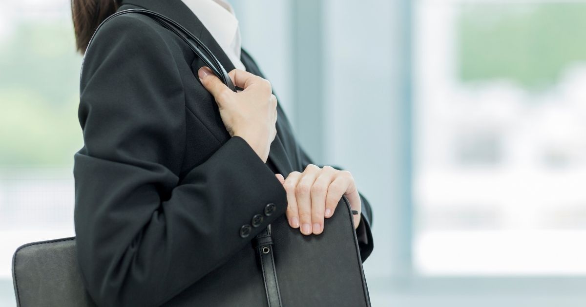 携帯ショップの新卒入社は後悔する？仕事内容のリアルと将来のキャリアパスを徹底解説